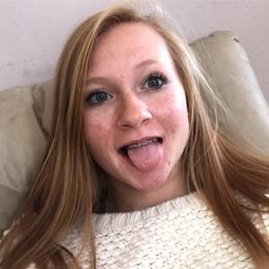 Meet your Posher, Chloe